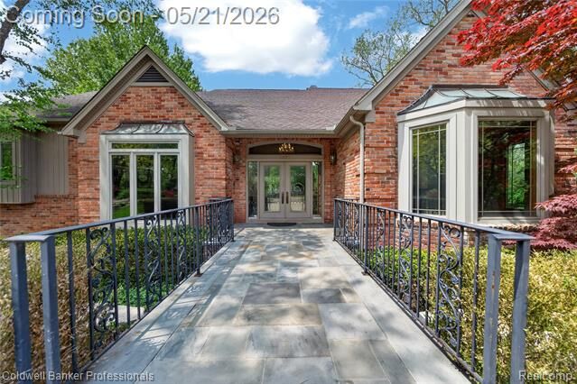 Property Photo:  2076 Shore Hill Court  MI 48323 
