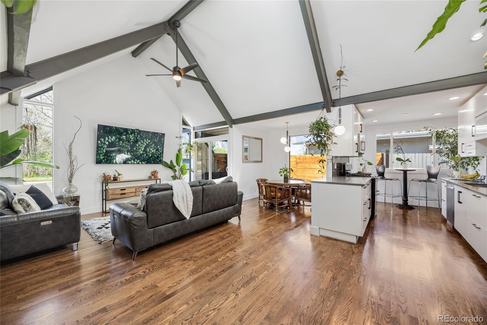 Property Photo:  1380 S Dahlia Street  CO 80222 