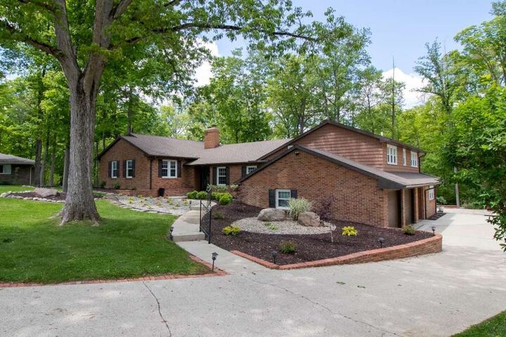 Property Photo: 3010 Parkwood Dr IN 47374