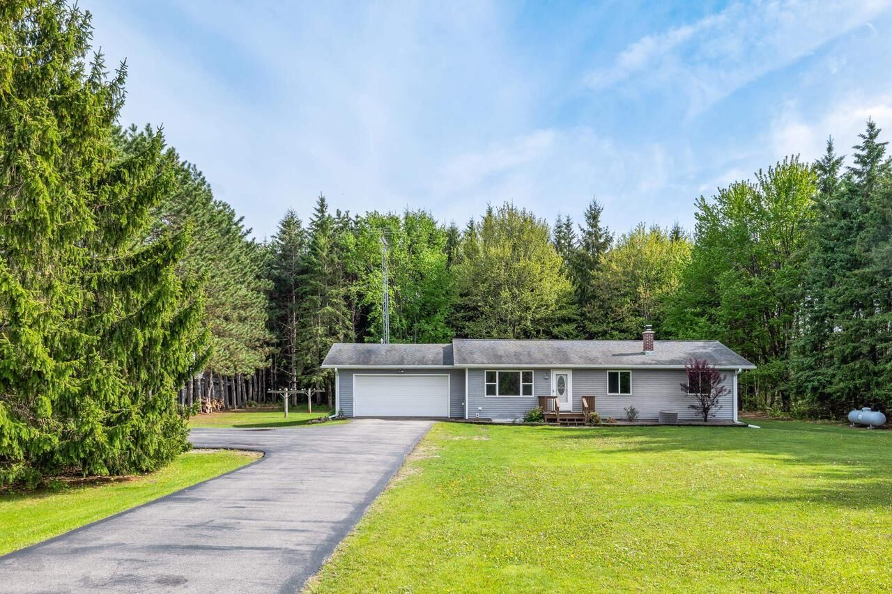Property Photo:  N3942 County Road Mm  WI 54982 