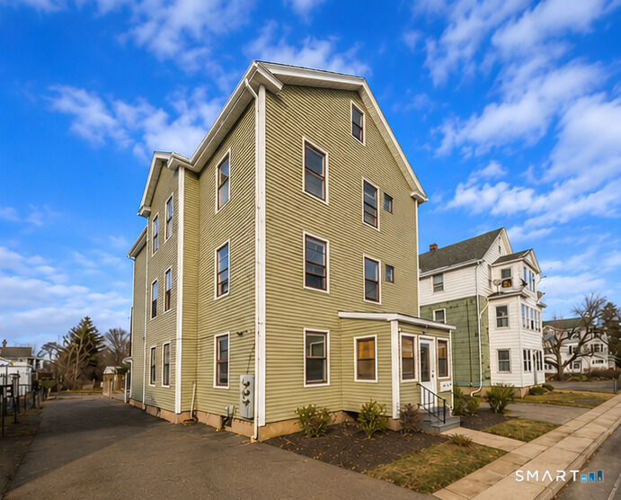 Property Photo: 422 Allen Street CT 06053