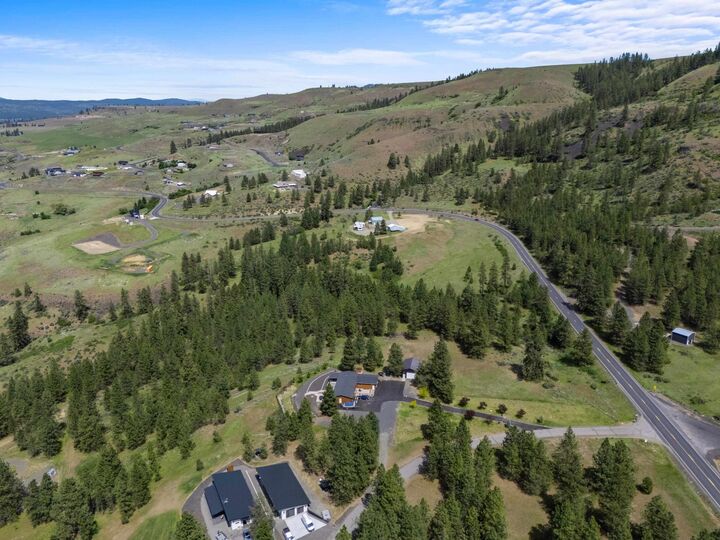 Property Photo:  30485 River Bend Ln E  WA 99122 