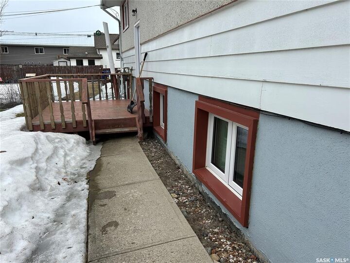 Property Photo: 206 Burns Avenue W SK S0E 1A0
