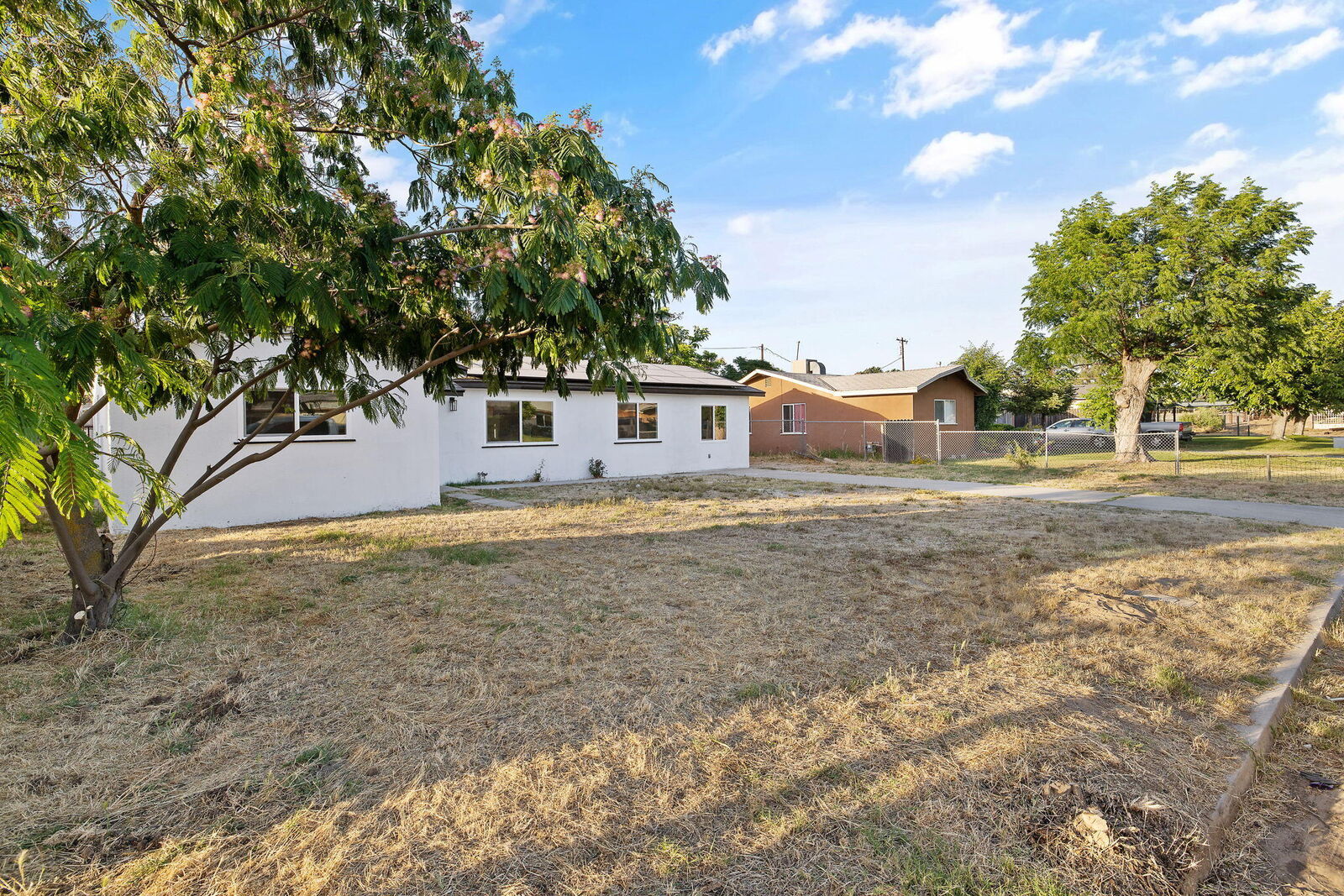 Property Photo: 8728 E Khan Street CA 93662