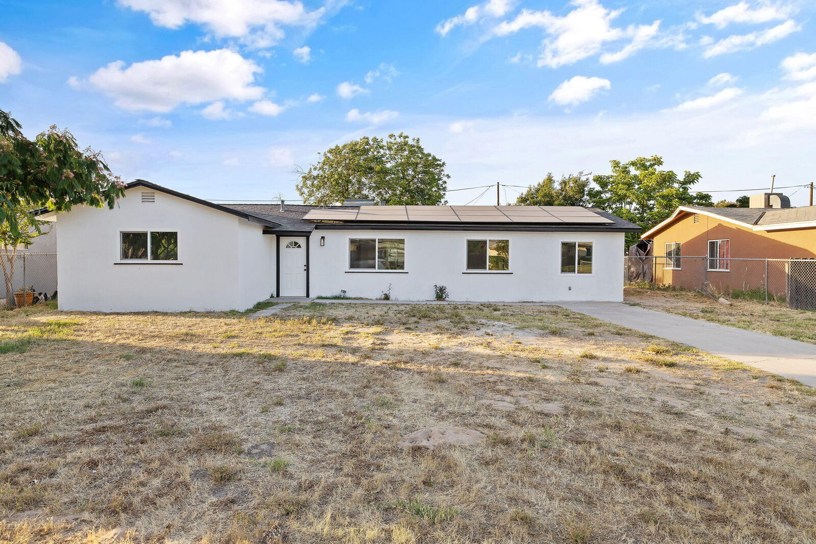Property Photo:  8728 E Khan Street  CA 93662 