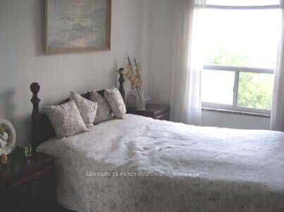 Property Photo:  15 London Green Court 808  ON M3N 1K4 