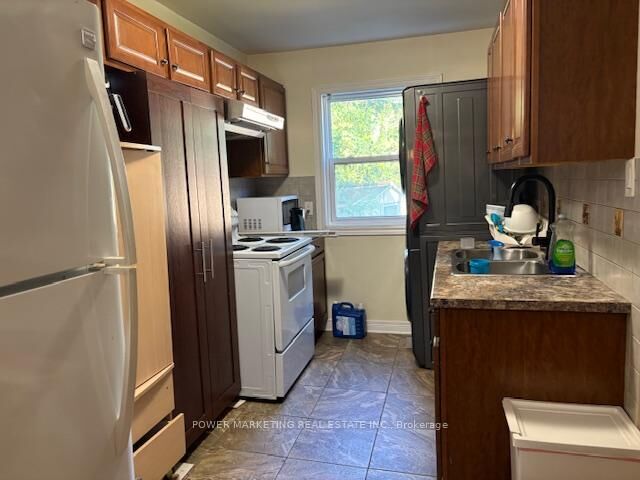 Property Photo:  803 Merivale Road  ON K1Z 5Z5 