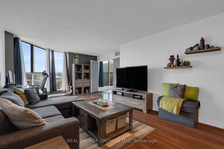 Property Photo: 140 Dunlop Street E 704 ON L4M 6H9