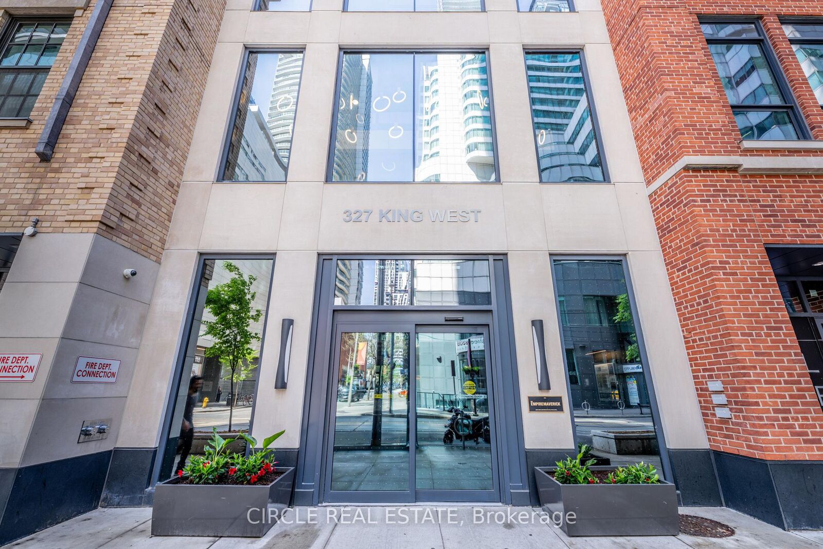 Property Photo: 327 King Street W 2705 ON M5V 0W7
