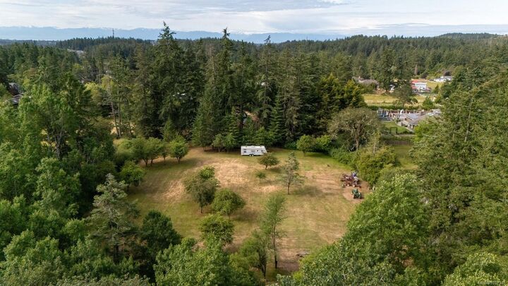 485 Beaver Lake Rd — photo 1