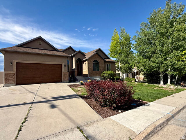 Property Photo: 488 W 1070 S UT 84078