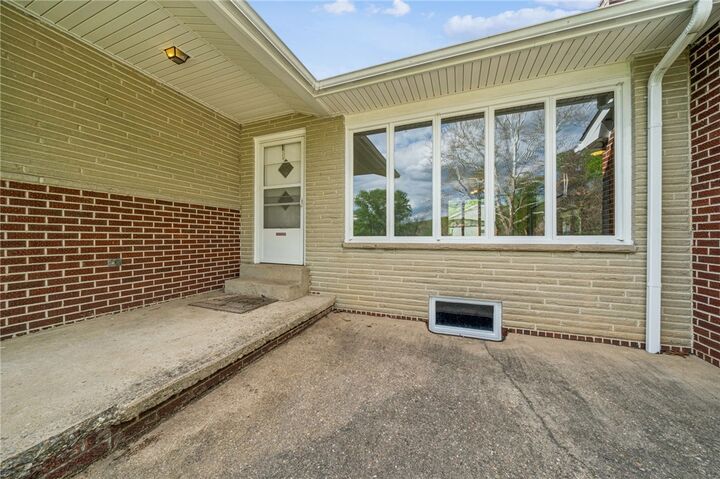 Property Photo: 6234 Schafer Dr PA 15068