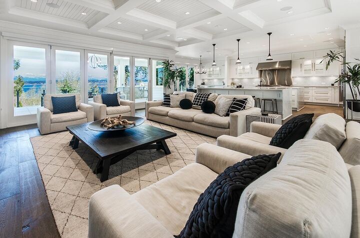 Property Photo:  12603 Crescent Road  BC V4A 2V4 
