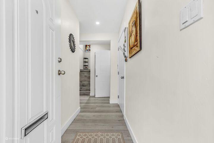 7368 Parkwood Drive — photo 1