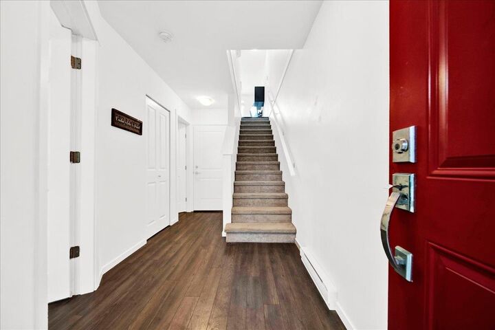 Property Photo: 15340 Guildford Drive 105 BC V3R 0C9