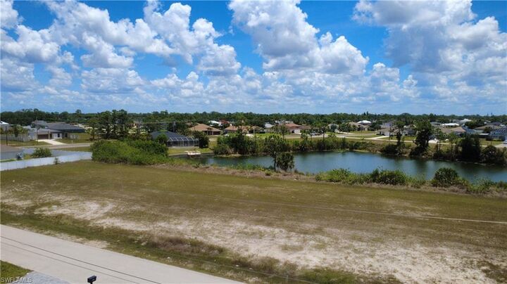 Property Photo:  4151 NE 16th Ave  FL 33909 