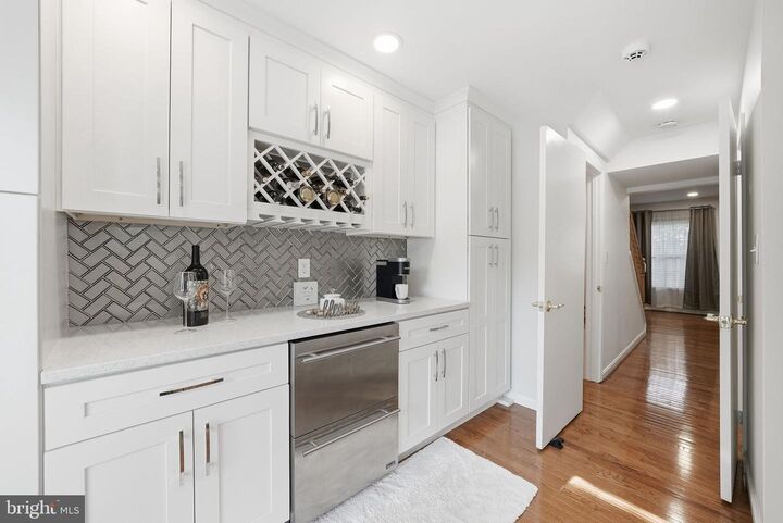Property Photo: 8218 Doctor Craik Court VA 22306