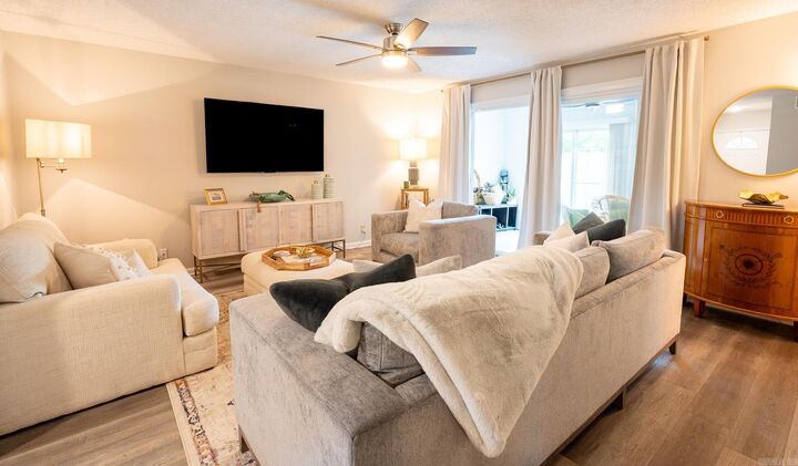 Property Photo: 32 Hampshire Circle AR 72212