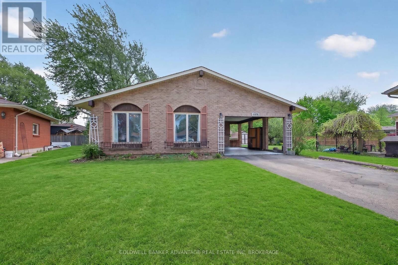 Property Photo:  6976 Abbey Circle  ON L2J 3N4 