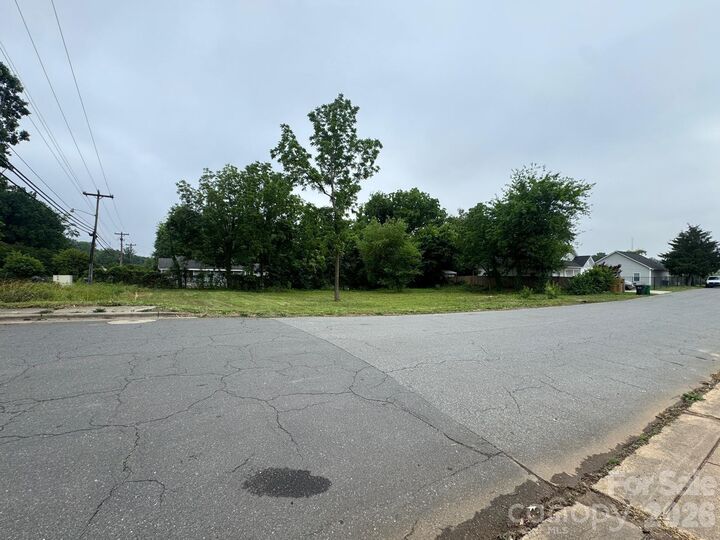 Property Photo: 2211 Carmine Street NC 28206