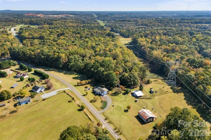 Property Photo:  320 Huffstetler Lake Road  NC 28034 