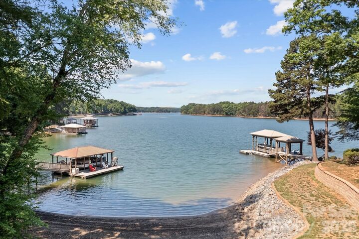 Property Photo:  119 Farley Lane  NC 28166 