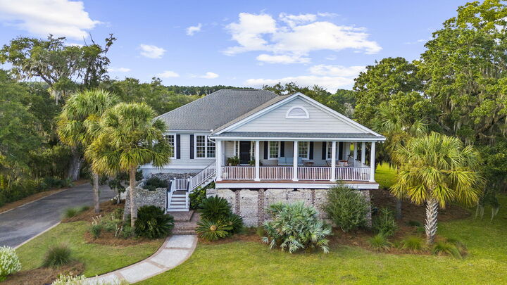 Property Photo: 2411 Kemway Road SC 29455