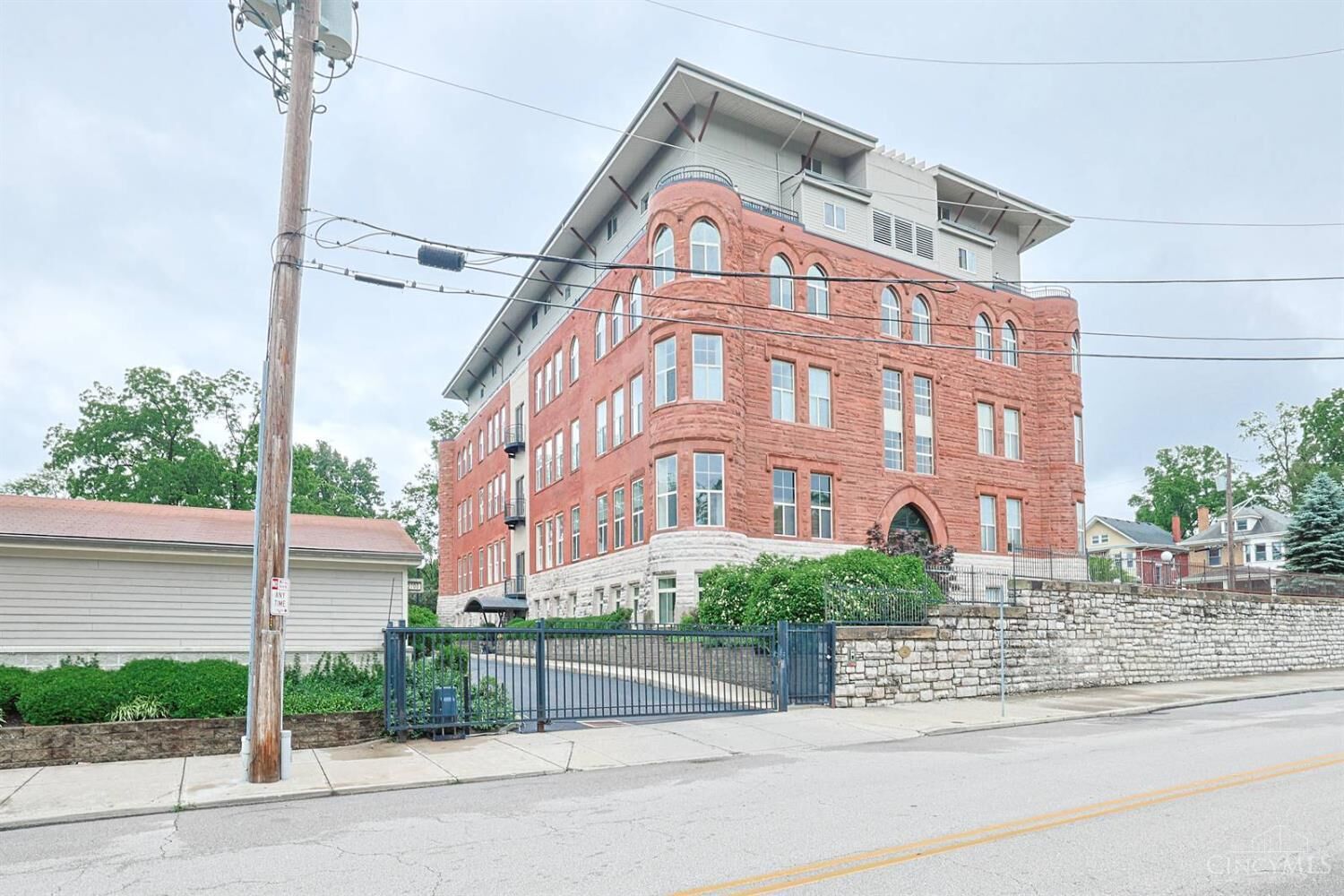 Property Photo:  2700 Ashland Avenue  OH 45206 