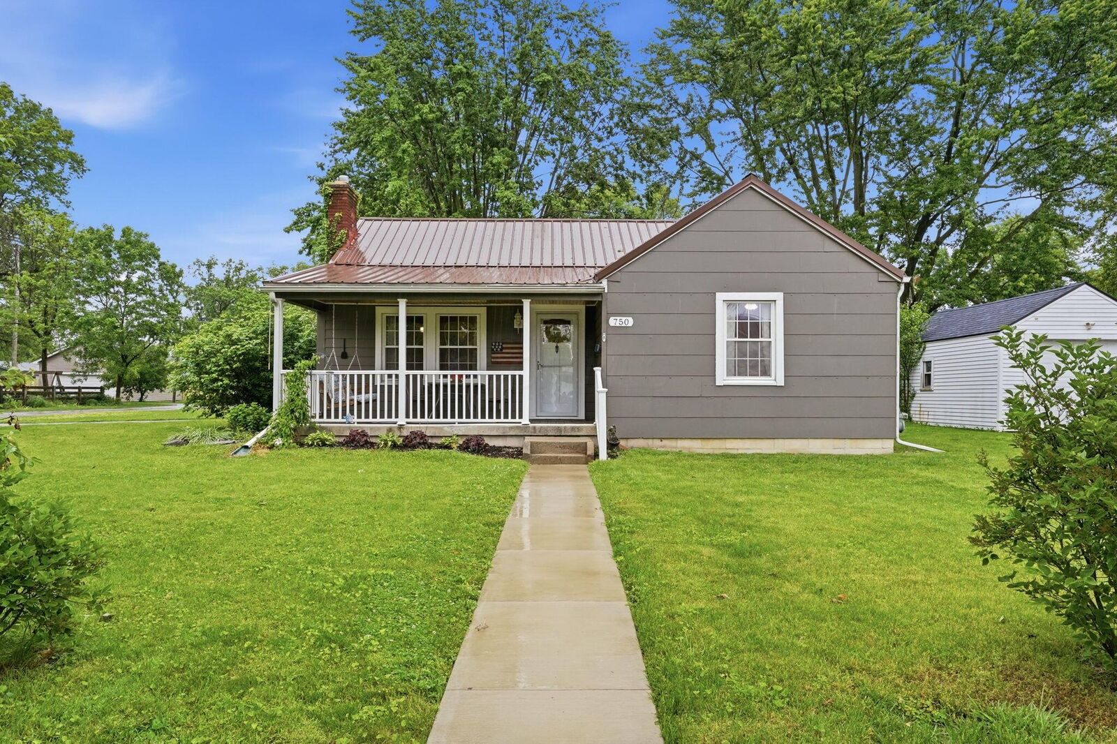 Property Photo:  750 W 9th Street  OH 43040 