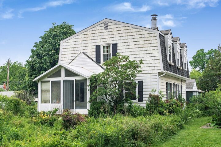 Property Photo:  2748 Columbus Avenue  OH 43209 