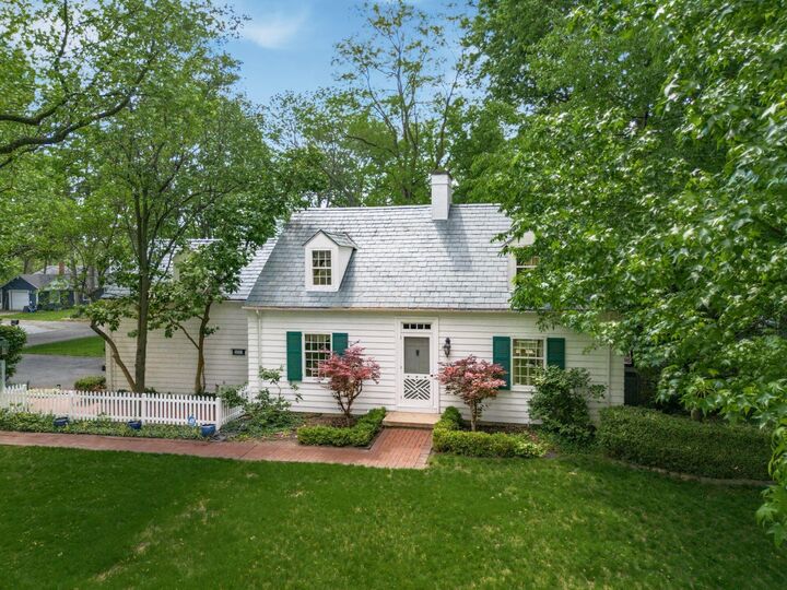 Property Photo:  1085 Shady Lane Road  OH 43213 