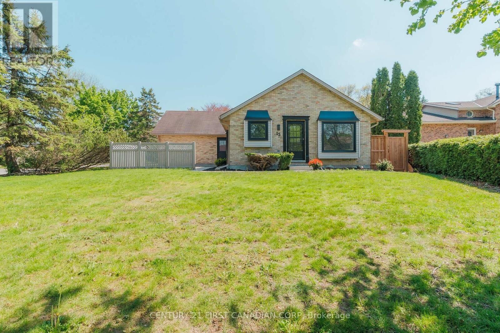 Property Photo: 15 Bybrook Court ON N5X 3A5