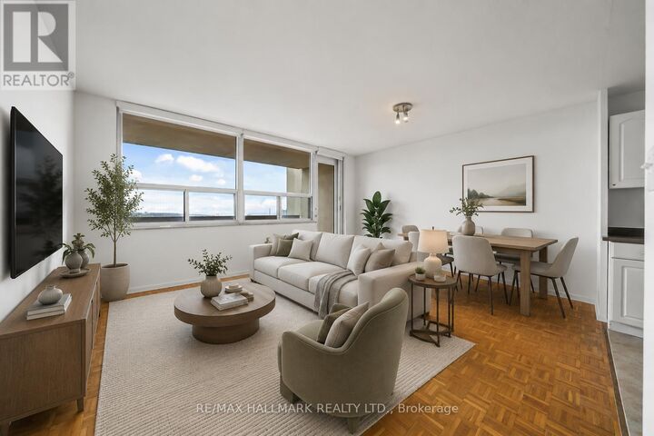 Property Photo:  40 Homewood Avenue 3112  ON M4Y 2K2 