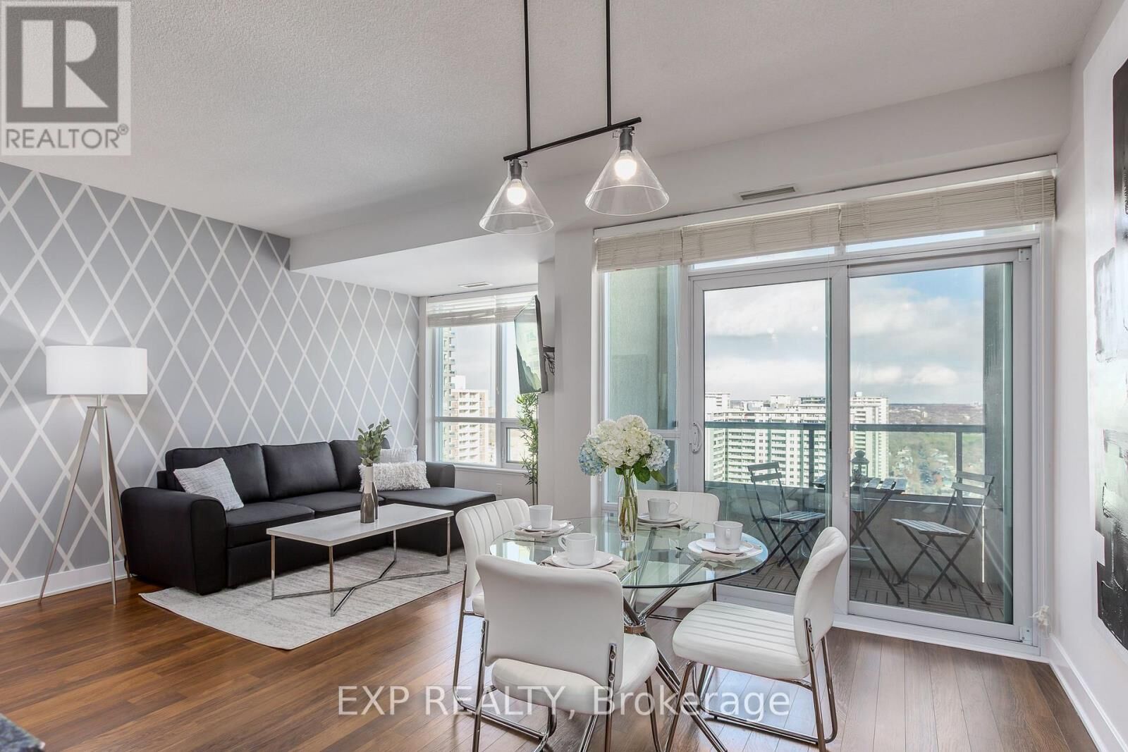 Property Photo:  120 Homewood Avenue 2904  ON M4Y 2J3 