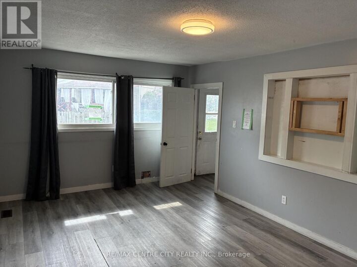 Property Photo:  1900 Culver Drive  ON N5V 3K6 