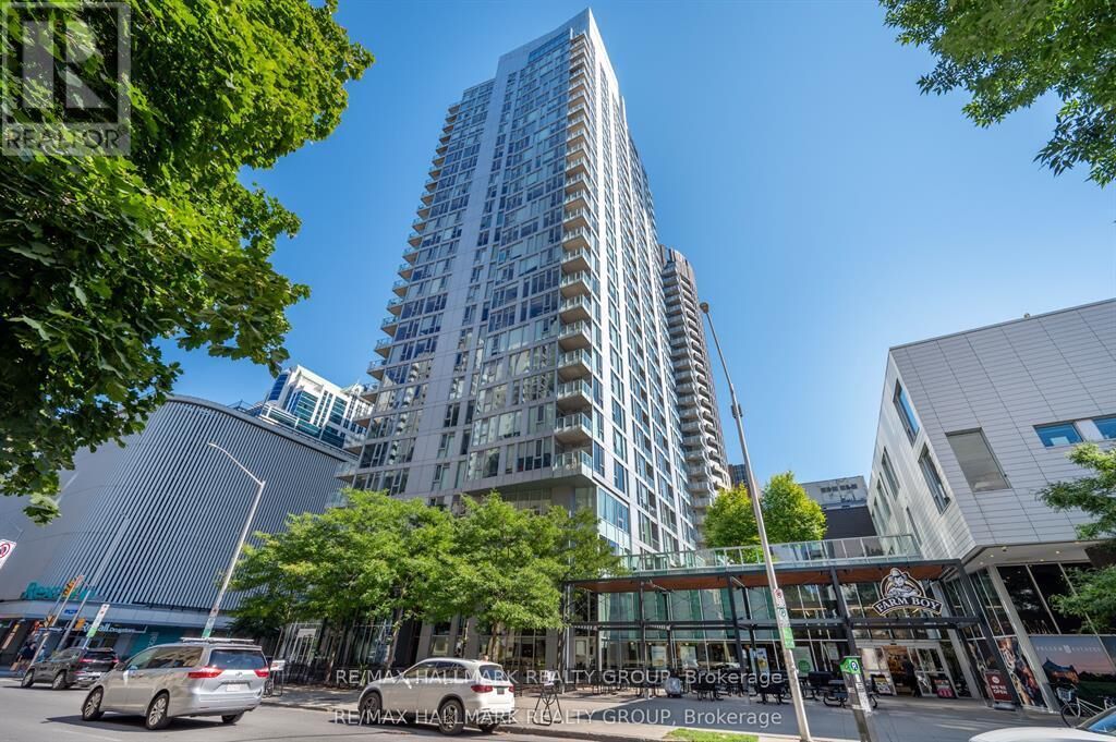 Property Photo: 179 Metcalfe Street 2104 ON K2P 1P7