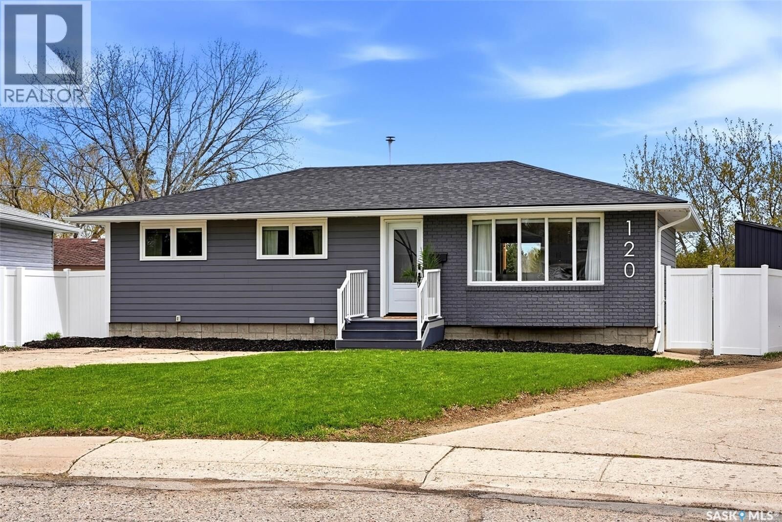 Photo de la propriété:  120 Eden Avenue  SK S4T 7A5 