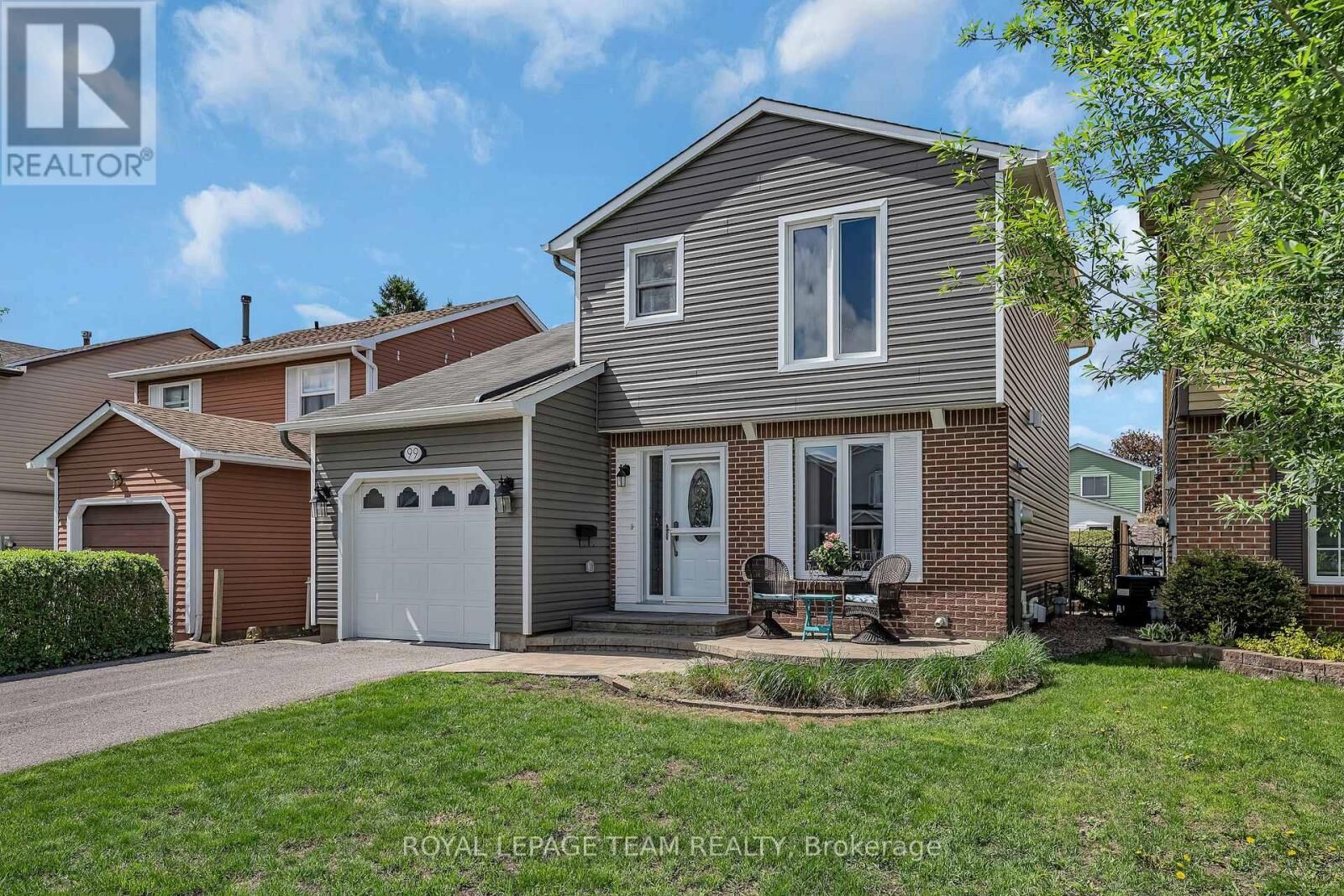 Property Photo:  99 Melanie Crescent  ON K2L 2E4 