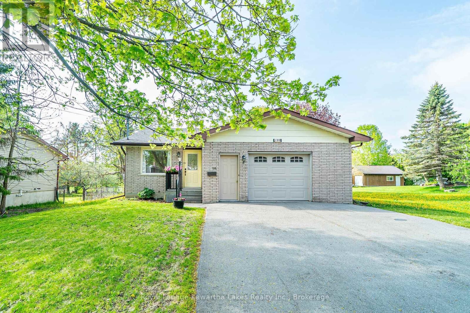 Property Photo:  199 Mary Street West  ON K9V 5N2 