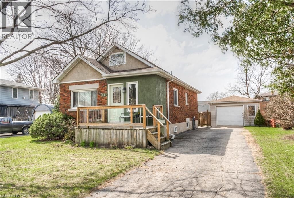 Property Photo: 46 2 Avenue ON N2C 1N5