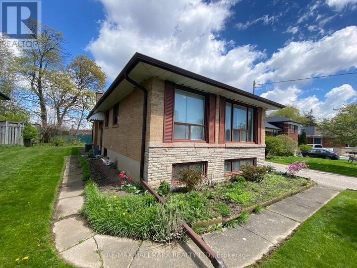 Property Photo:  16 Chrysler Crescent  ON M1R 2L8 