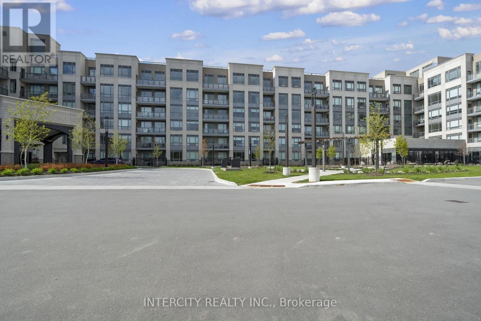 Property Photo:  2075 King Road 312  ON L7B 0R6 