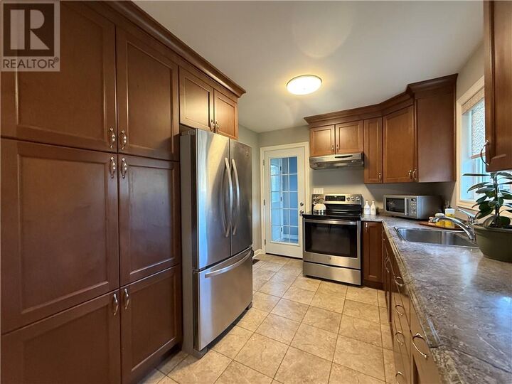 Property Photo: 1507 Canterbury Street ON P3A 1H7