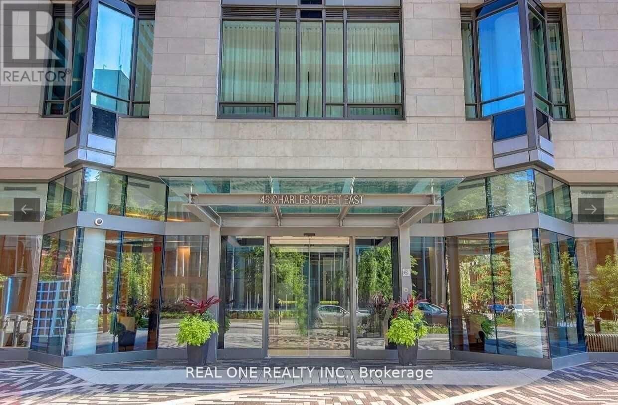 Property Photo:  45 Charles Street East 4212  ON M4Y 0B8 