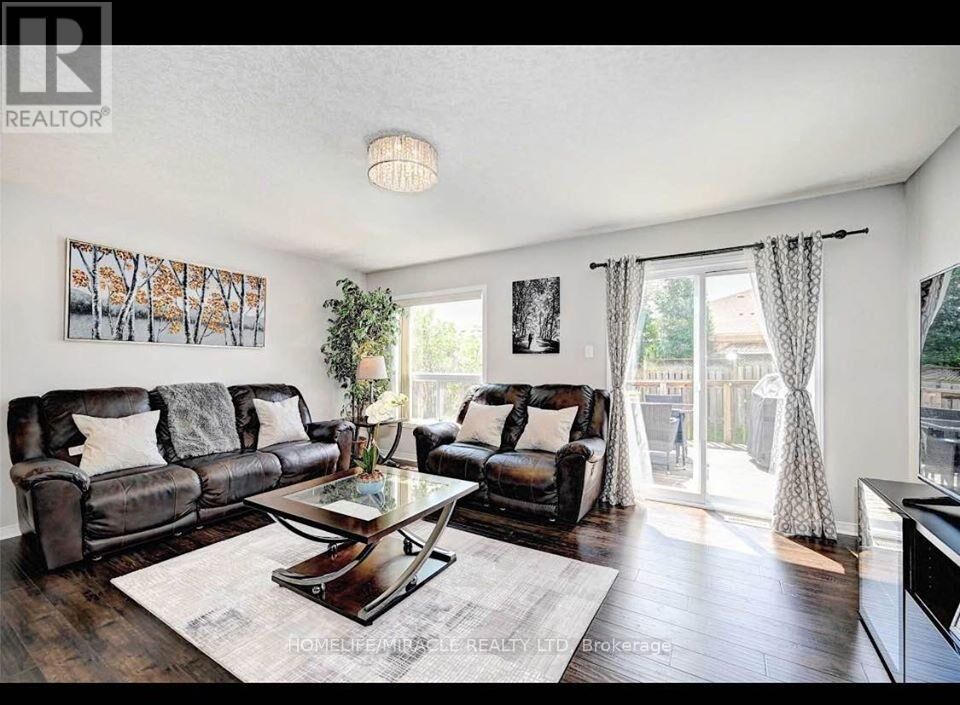 Property Photo: 130 Upper Mercer Street ON N2A 4N2