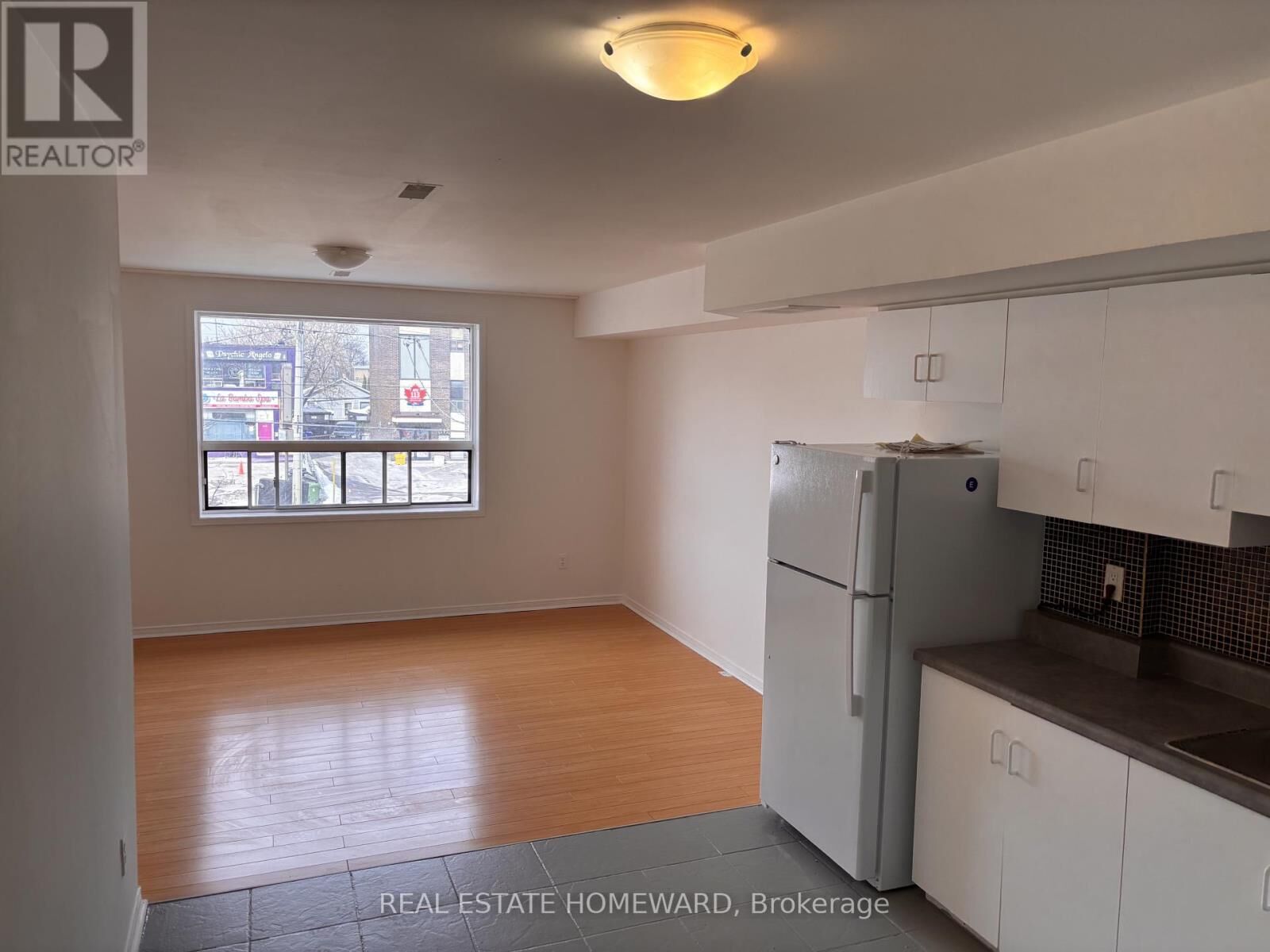 Property Photo:  879A Wilson Avenue Upper  ON M3K 1E6 