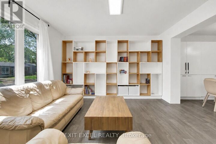Property Photo: 25 Uxbridge Crescent ON K2L 1P6