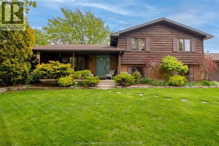 Property Photo:  965 Mooney Street  ON N0P 1M0 