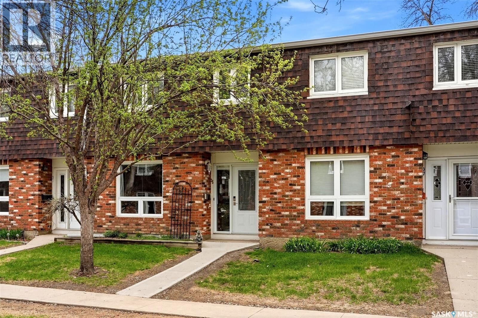 Property Photo: 35 Spruceview Road SK S4R 0E1