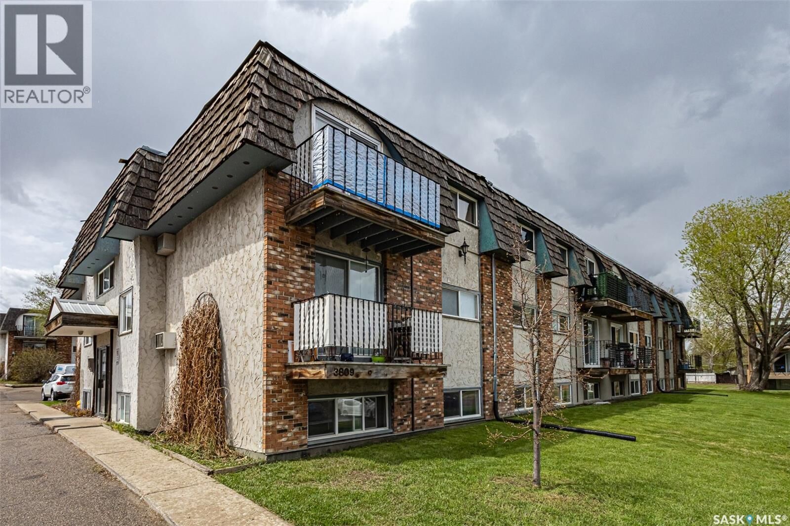 Property Photo:  14 3809 Luther Place  SK S7H 4B1 